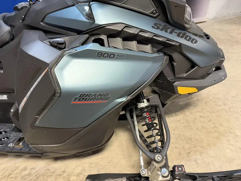 Ski-Doo GRAND TOURING LE PLATINUM 900 ACE 2026
