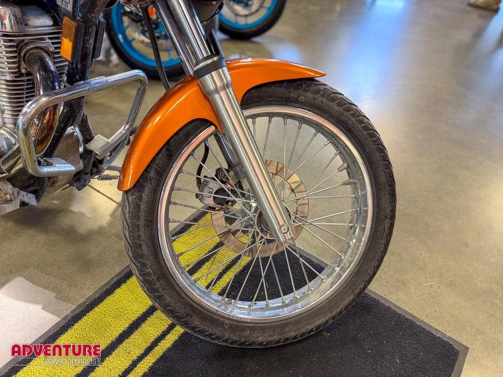 2011 Suzuki Boulevard S40 alt