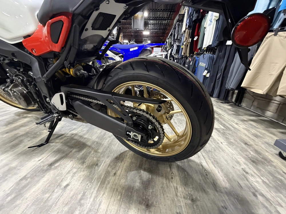 2026 Yamaha Xsr900 White alt