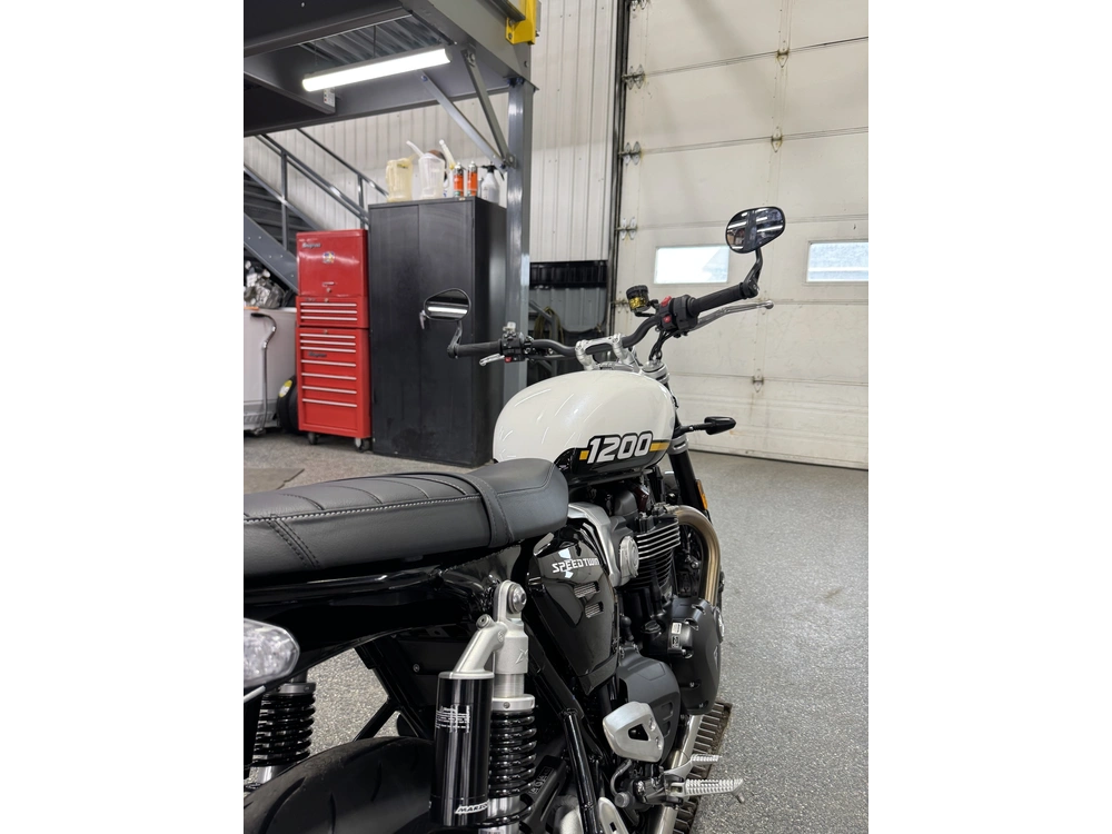 2026 Triumph Speed Twin 1200 alt