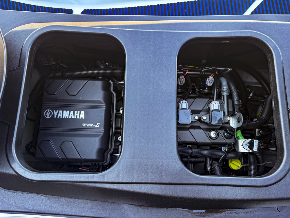 2026 Yamaha Vx Deluxe (w/ Audio) alt