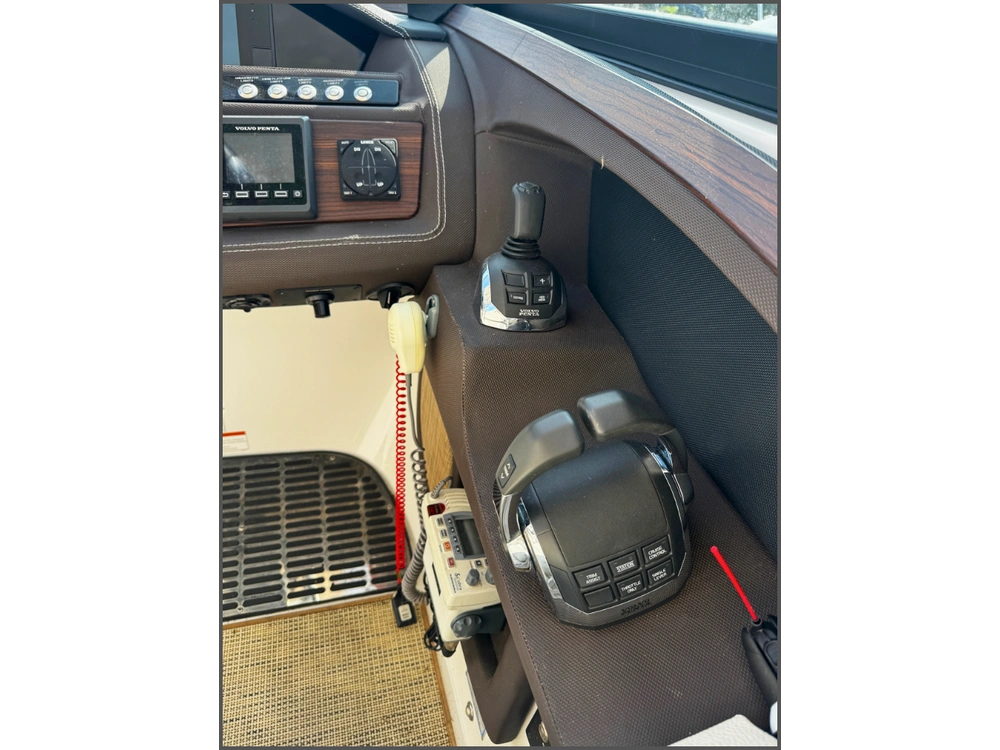 2018 Cobalt Boats R30 alt