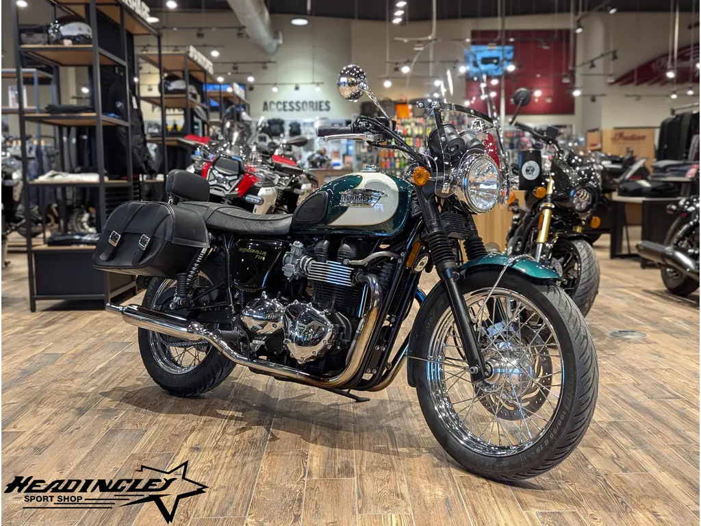 2010 Triumph Bonneville T100 // Forest Green/New England White