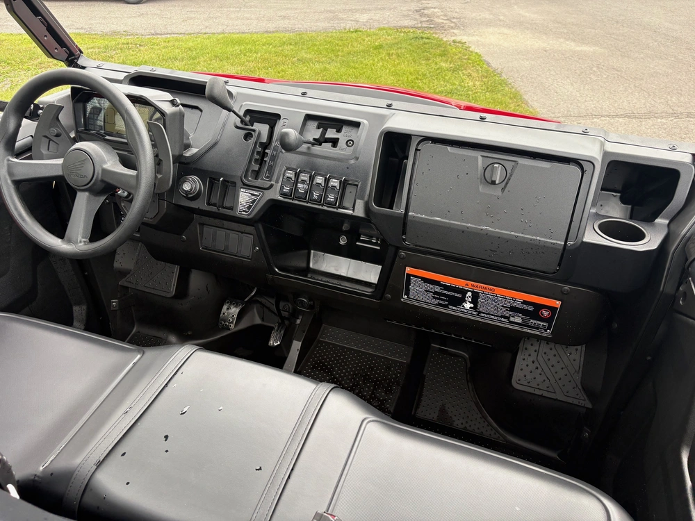 Honda Pioneer 1000 3 Places Deluxe Edition 2026 alt