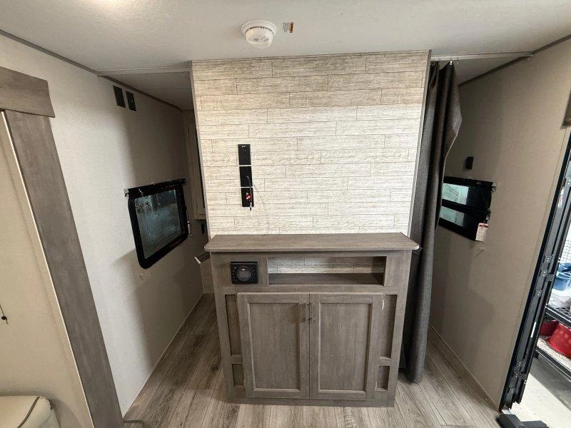 2026 Coachmen Catalina 261bhs alt