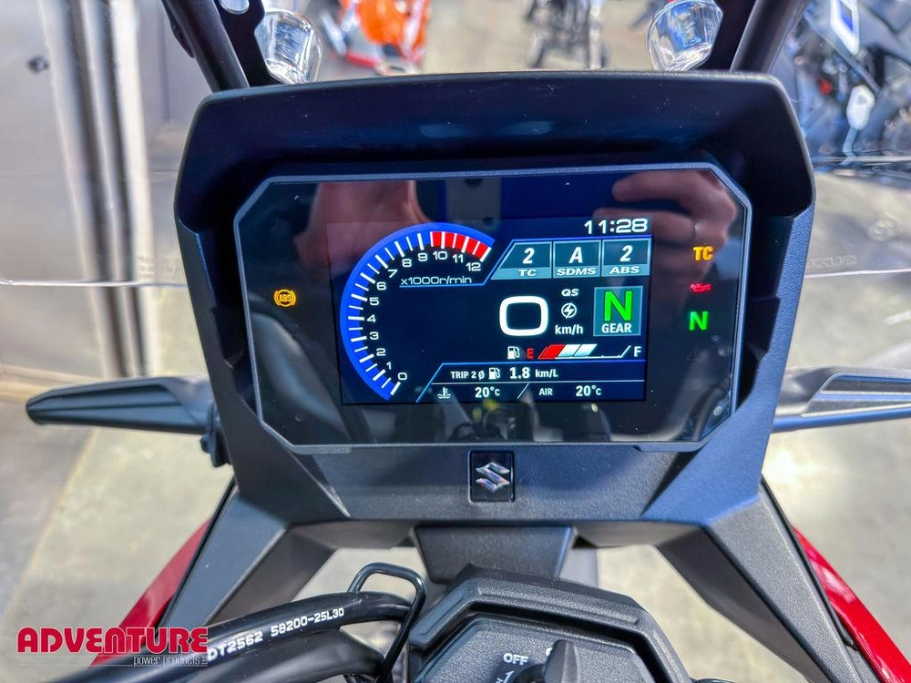 2026 Suzuki V-strom 800 alt