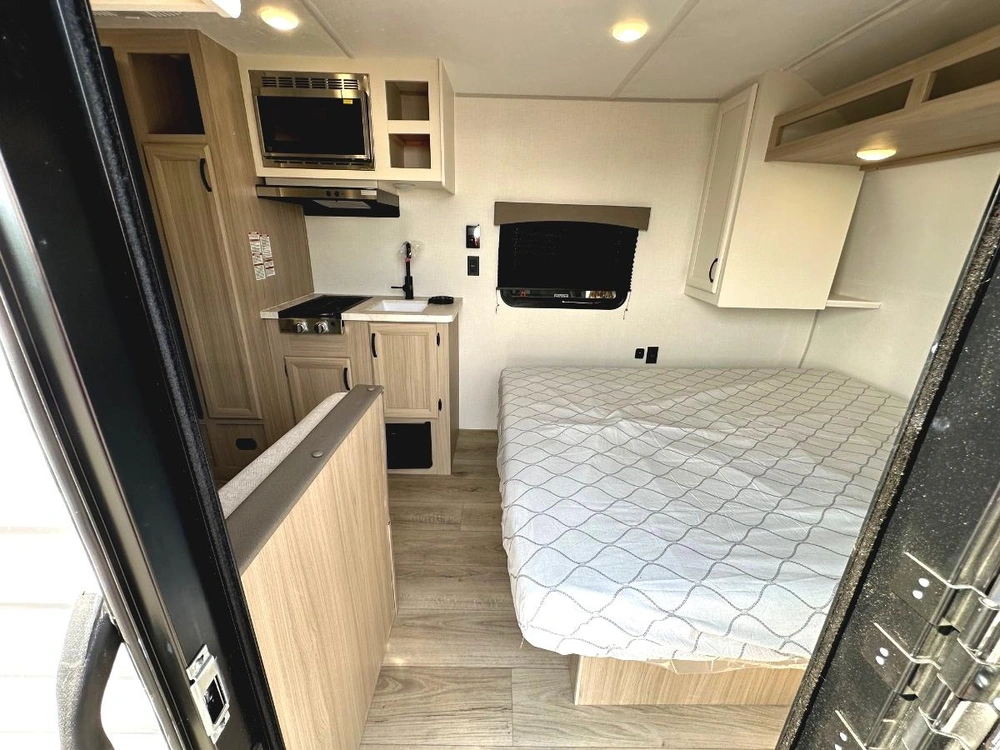 2027 Coachmen Clipper 17fq alt