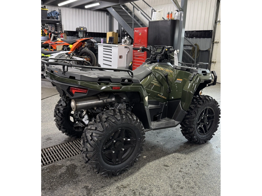 2026 Polaris 570 Premium 40e alt