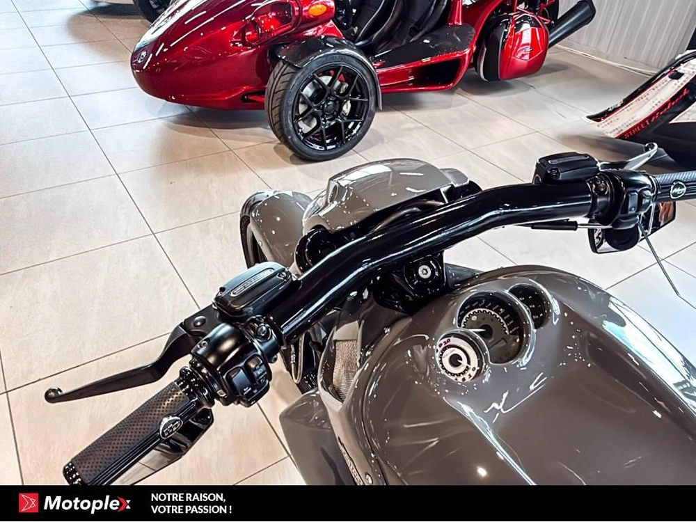 Harley-davidson Vrod Vrscf 2013 alt
