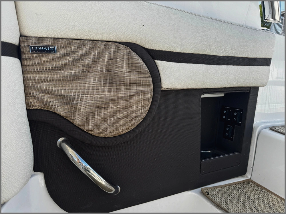 2018 Cobalt Boats R30 alt