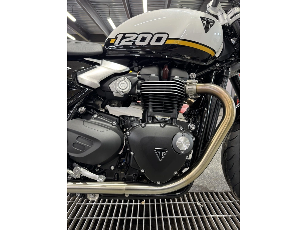 2026 Triumph Speed Twin 1200 alt