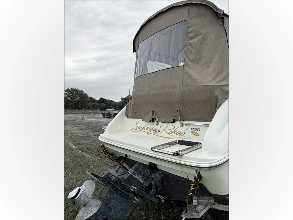 1997 Sea Ray 250 Sundancer alt