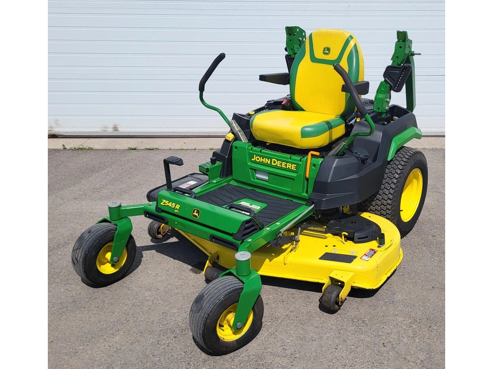 2022 John Deere Z545r alt