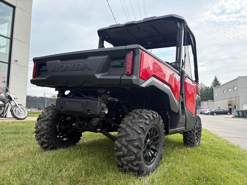 Honda Pioneer 1000 3 Places Deluxe Edition 2026 alt