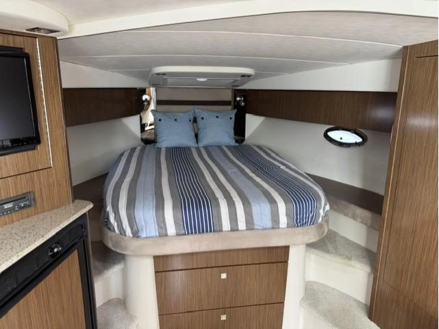 Cruisers Yachts 380 Express 2013 alt