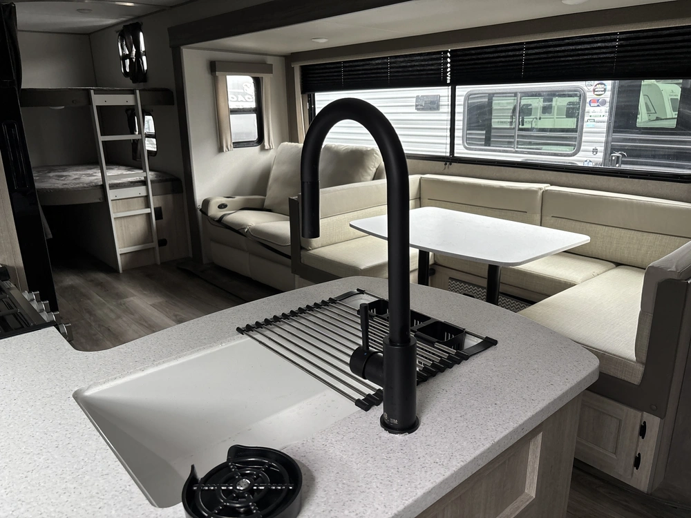 2026 Coachmen Catalina 273dbhckl alt