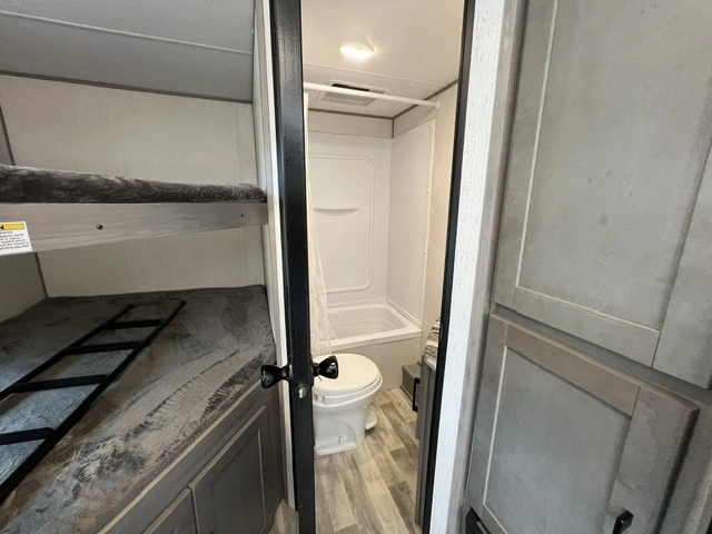 Dutchmen Kodiak 227bh 2022 alt