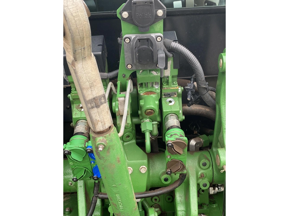 2021 John Deere 5125r alt