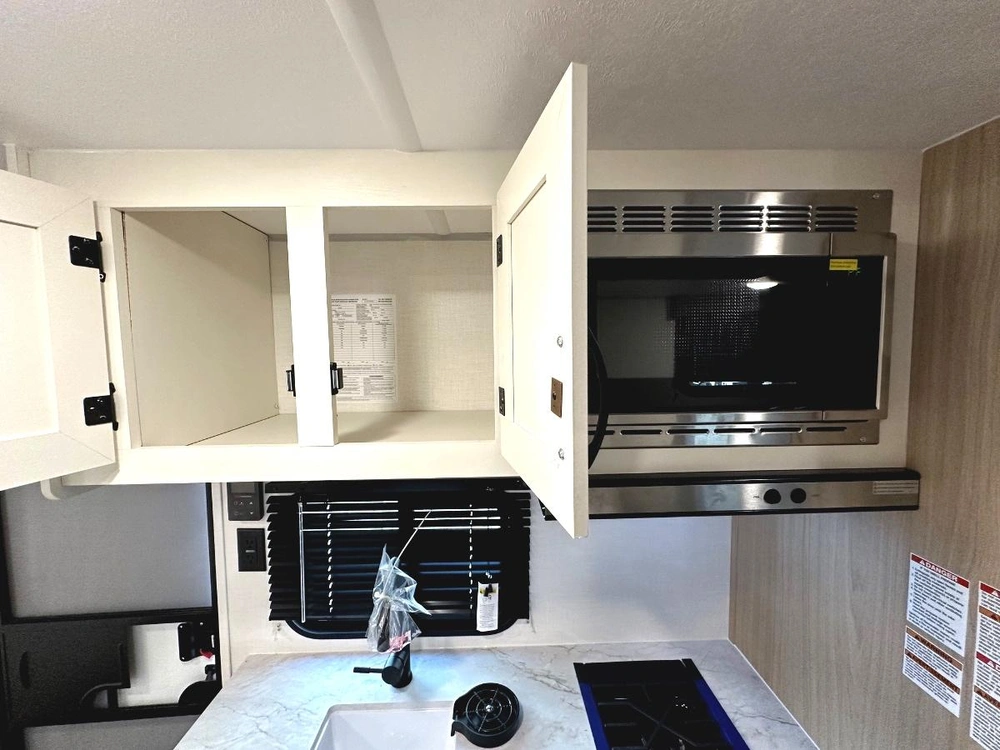 2027 Coachmen Clipper 17bh alt