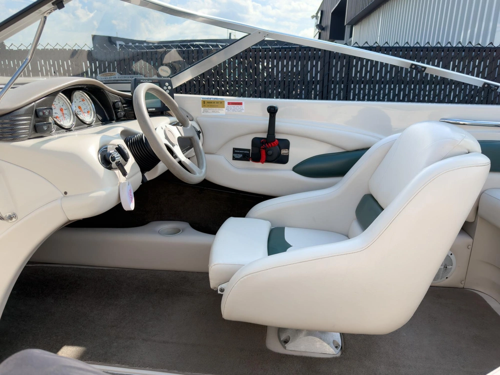2002 Larson Sei 190 alt