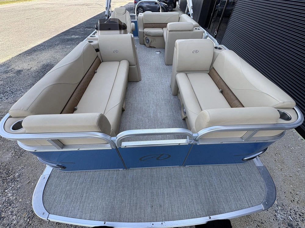 2020 Avalon Venture 1875 Cruise Rear Bench alt