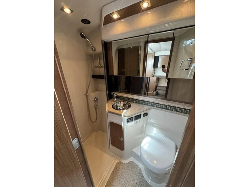 Cruisers Yachts 380 Express 2013 alt