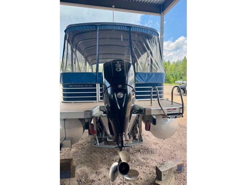 2012 Bennington Marine 2275 Gw alt