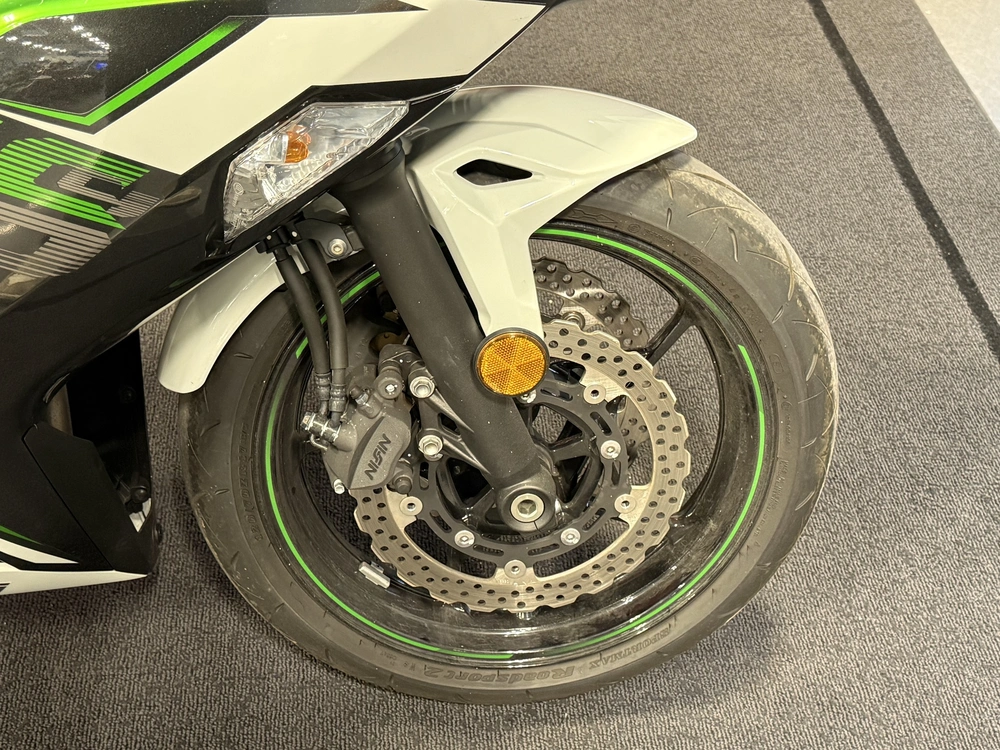 2022 Kawasaki Ninja 650 alt