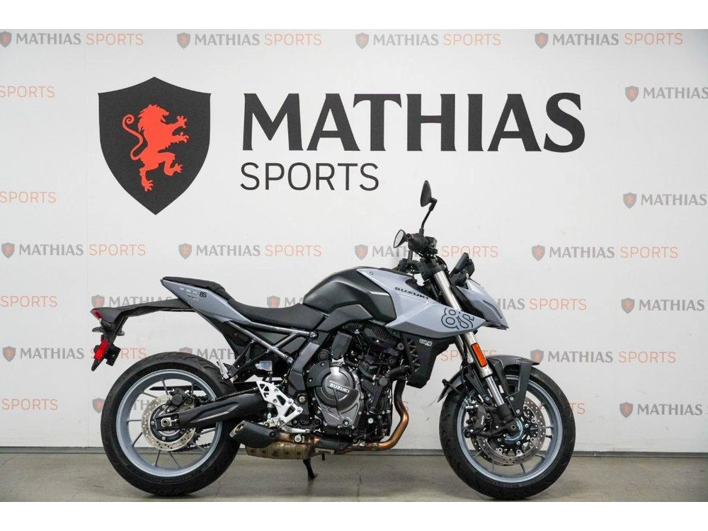 2024 Suzuki Gsx-8s alt