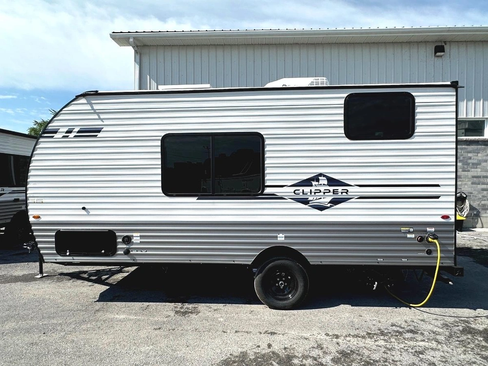 2027 Coachmen Clipper 17bh alt