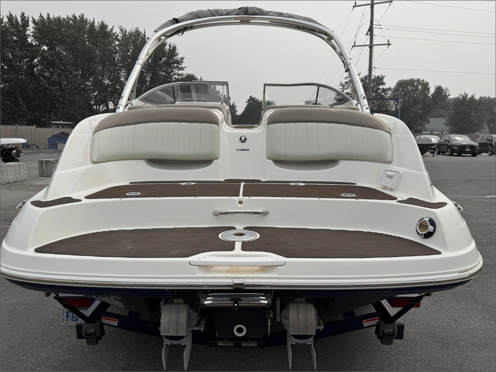 2009 Yamaha 232 Limited S alt