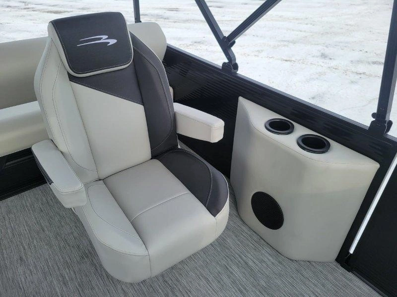2026 Bennington Marine 22 S Swingback 3t /yamaha F150 alt