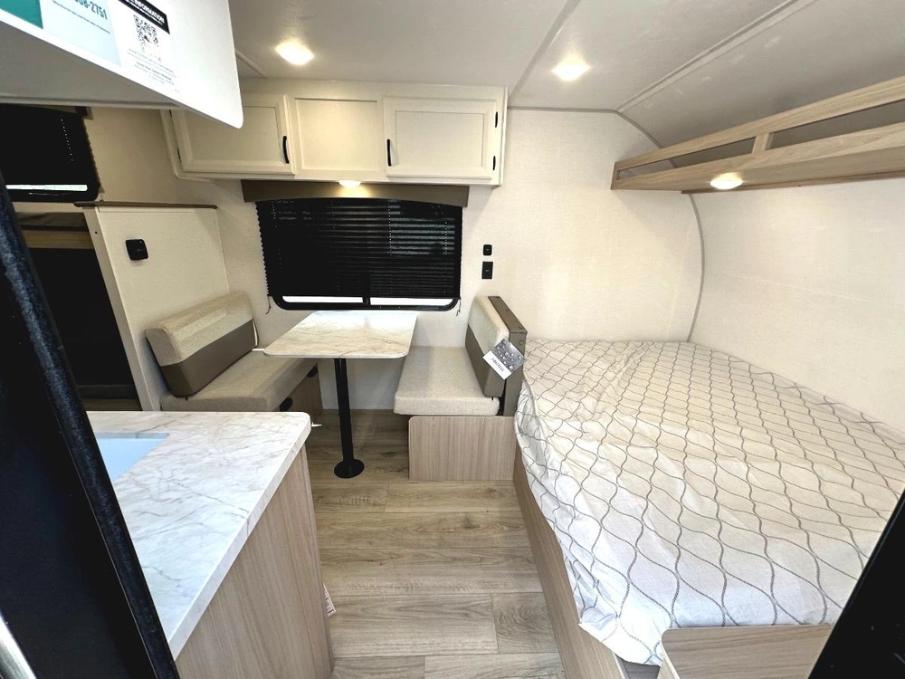 2027 Coachmen Clipper 17bh alt