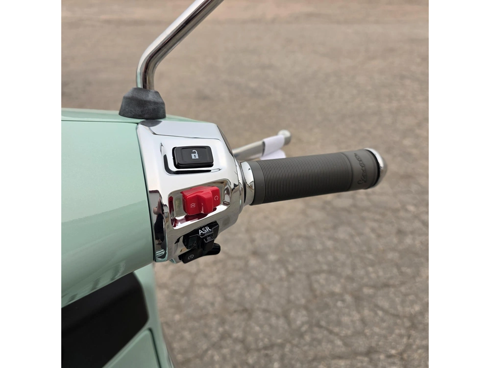 2026 Vespa Gts 310 alt