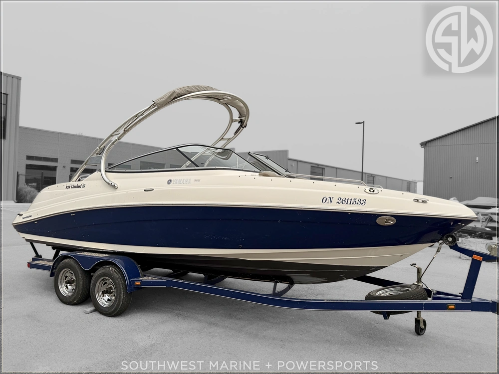 2009 Yamaha 232 Limited S alt