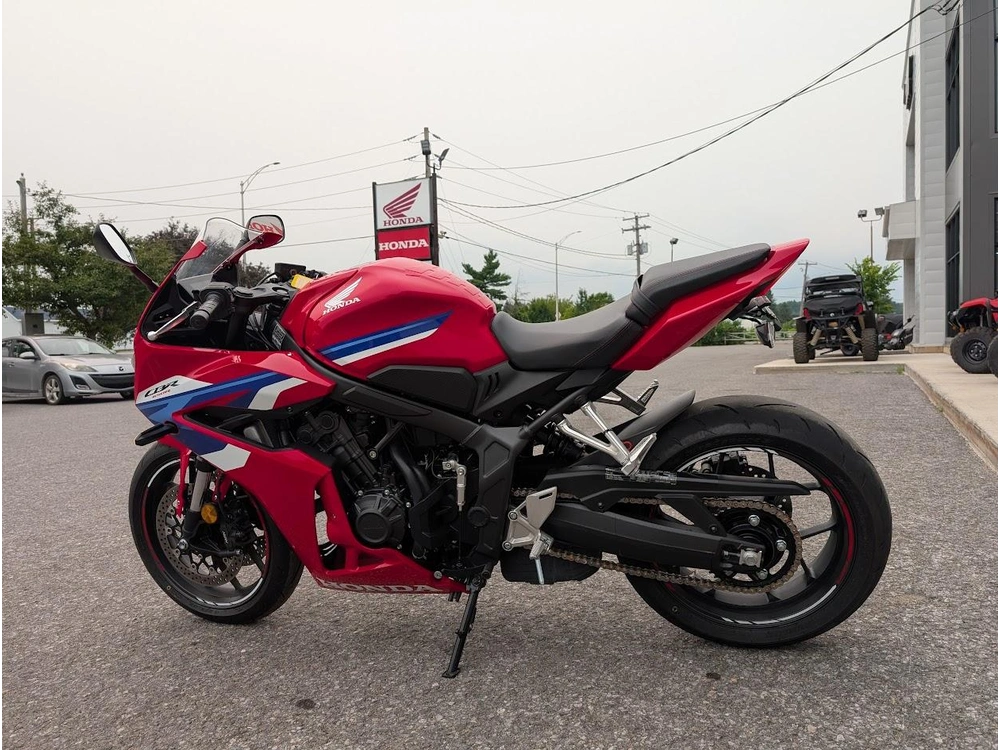 Honda Cbr650ract E-clutch 2026 alt