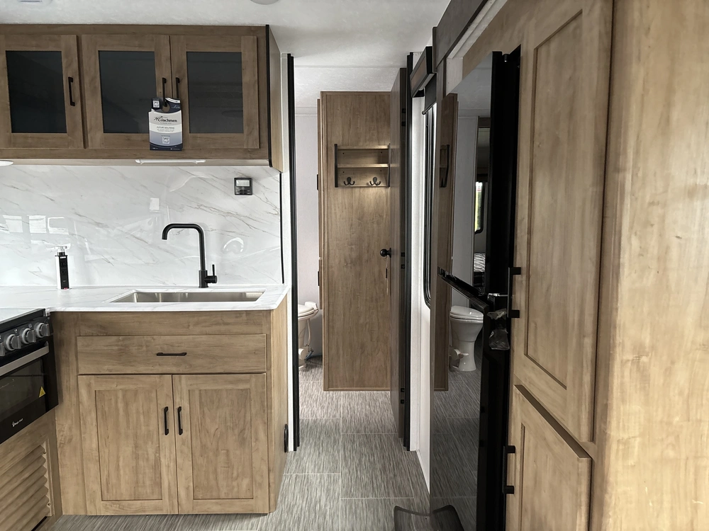 2024 Coachmen Fr. Express 298fds alt