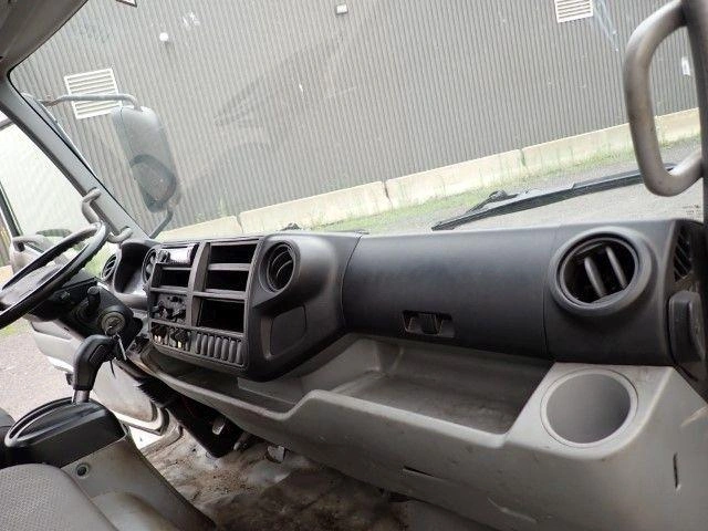 Hino 195 2018