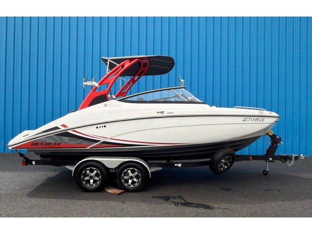 2020 Yamaha 212x alt