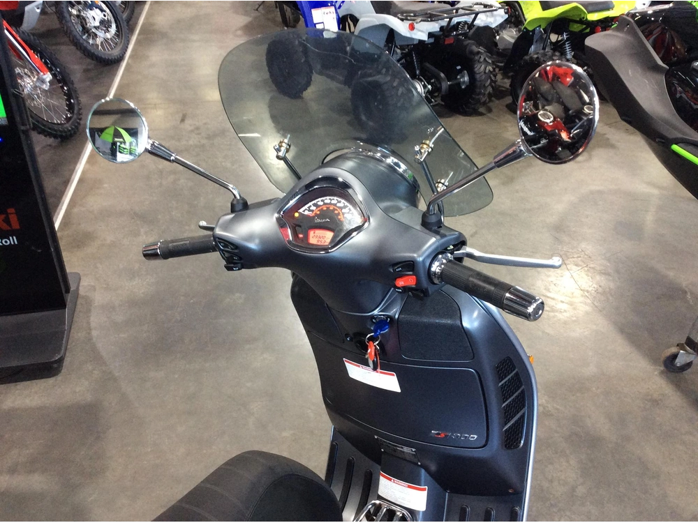 2021 Vespa Gts 300 alt