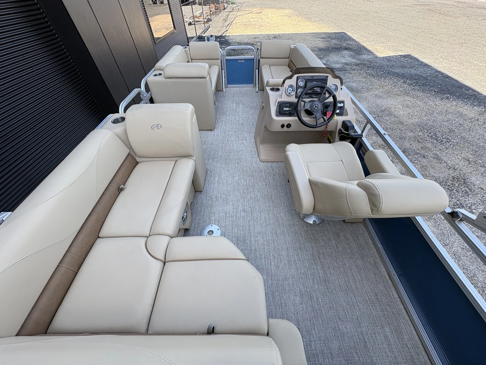 2020 Avalon Venture 1875 Cruise Rear Bench alt