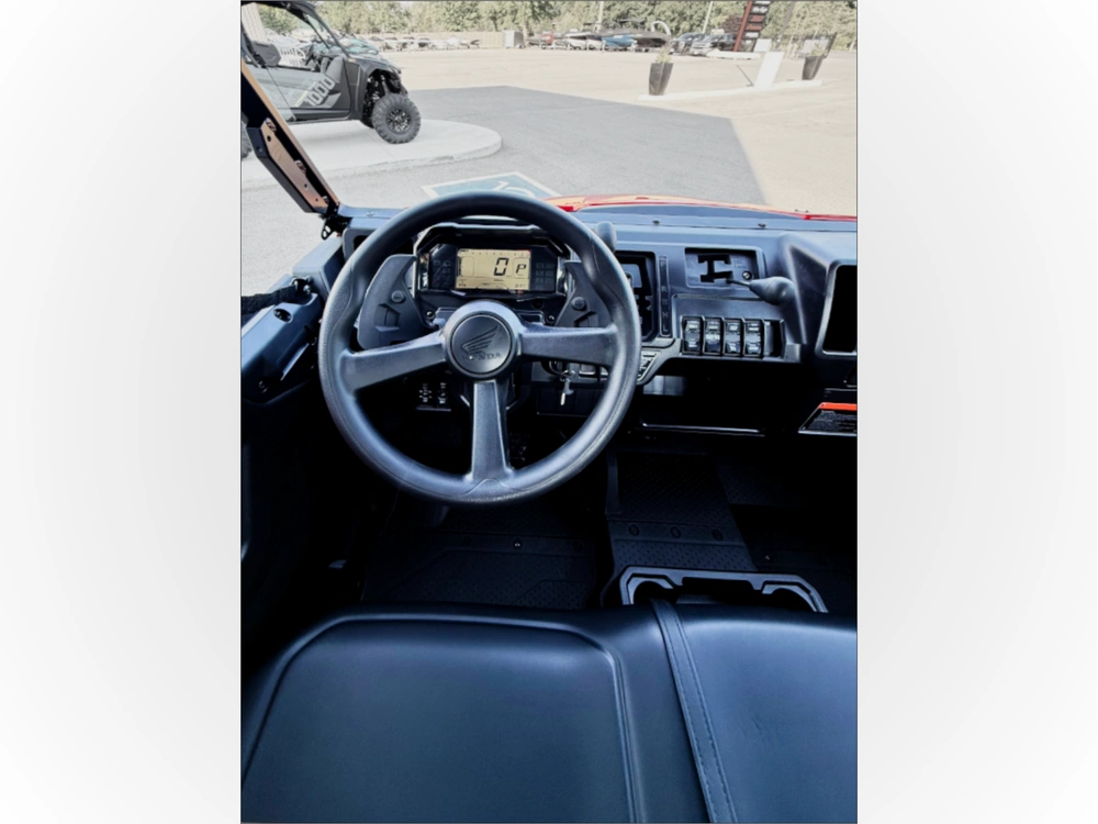 2026 Honda Pioneer 1000-5p Dlx alt