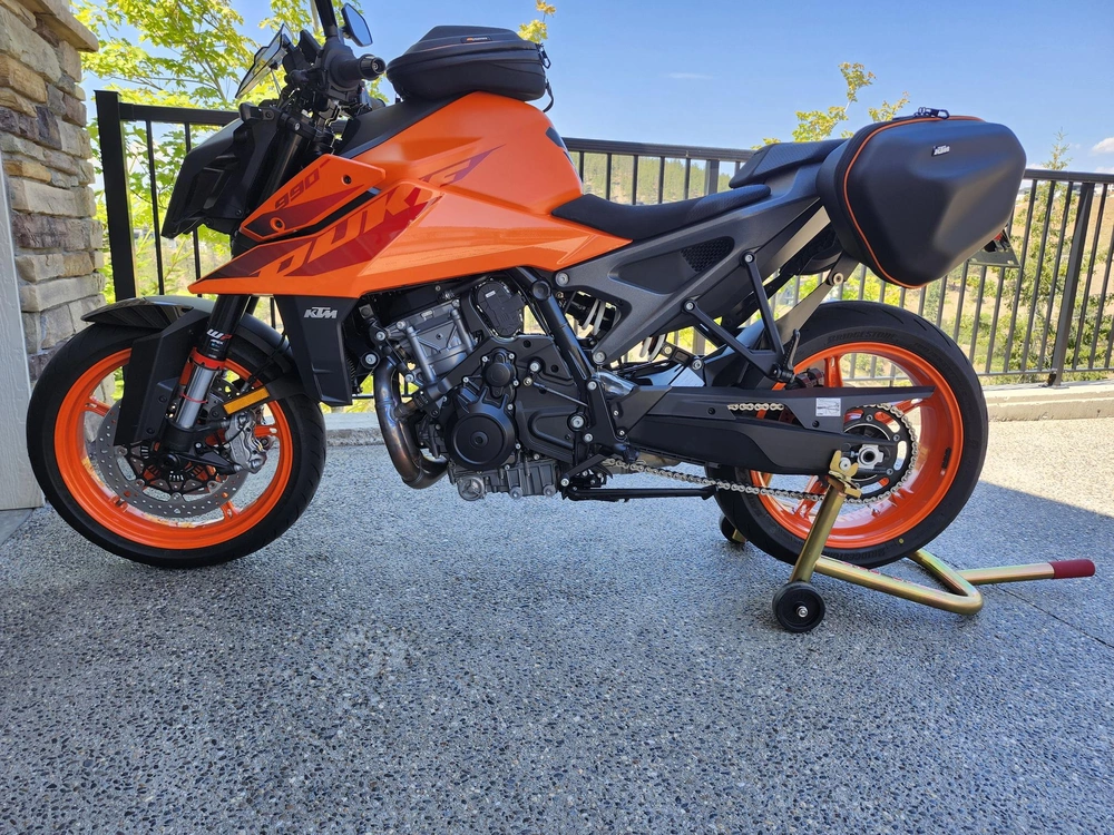 2024 Ktm 990 Duke R alt