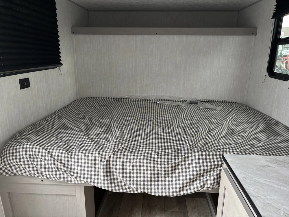 2025 Forest River Clipper 12000rok alt