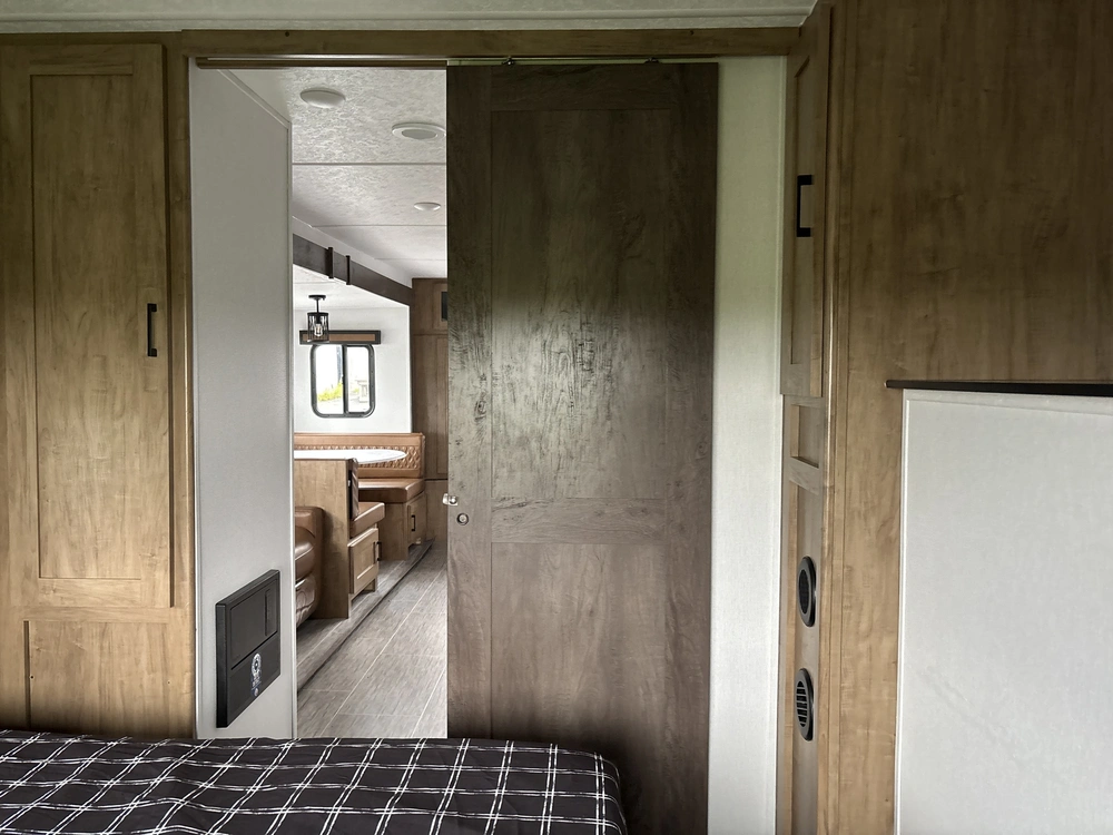 2024 Coachmen Fr. Express 259fkds alt