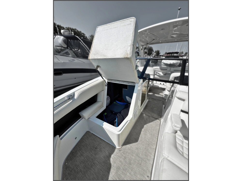 2018 Cobalt Boats R30 alt