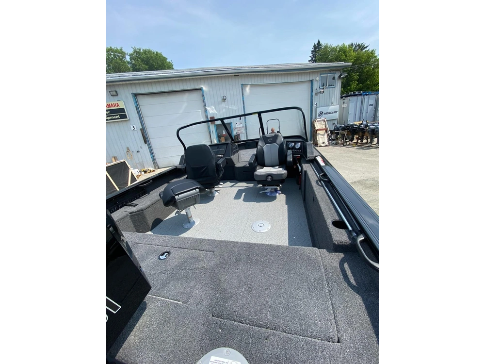 2026 Crestliner 2050 Fish Hawk Wt alt