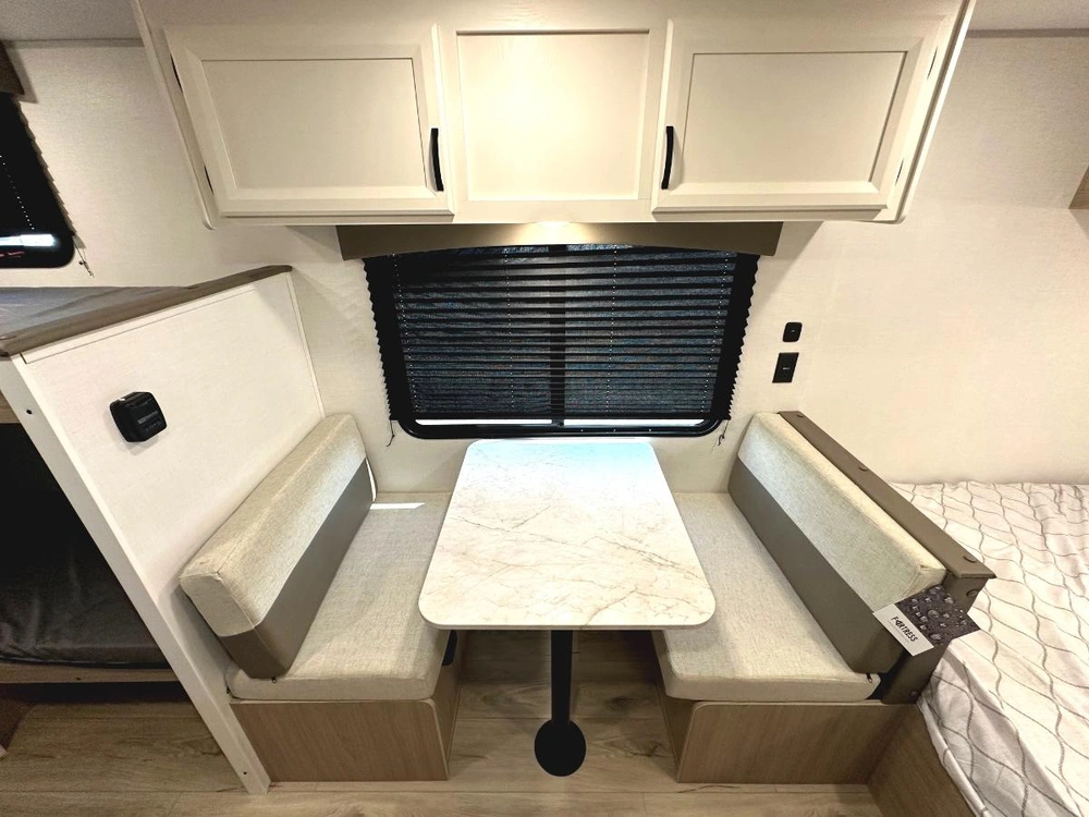 2027 Coachmen Clipper 17bh alt