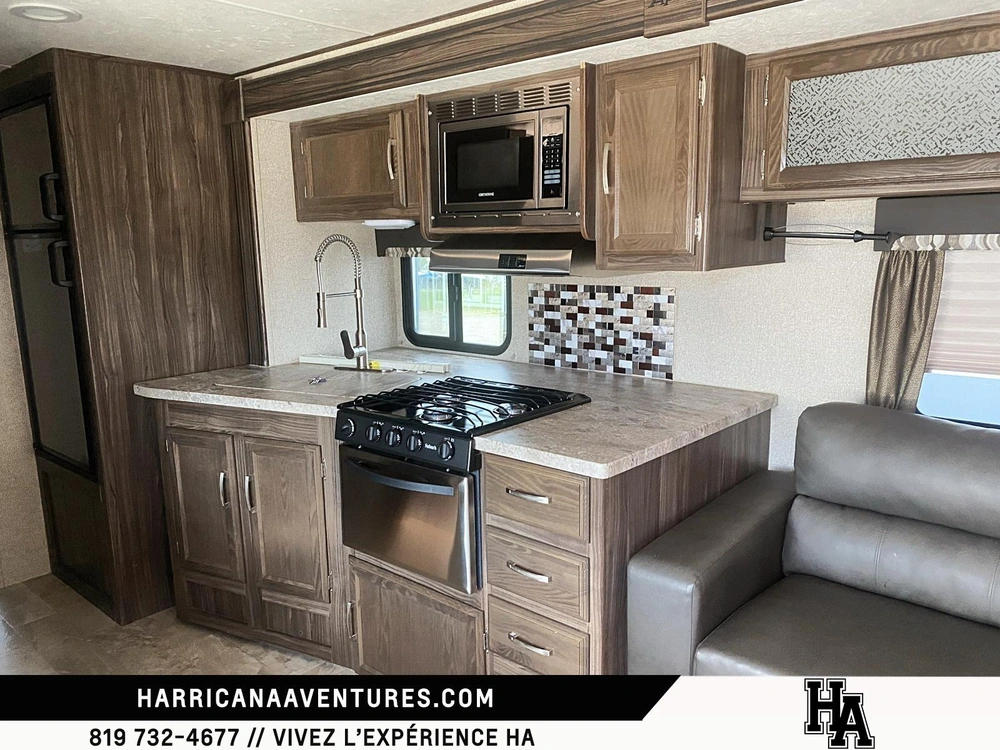 Coachmen Apex 300bhs 2018 alt