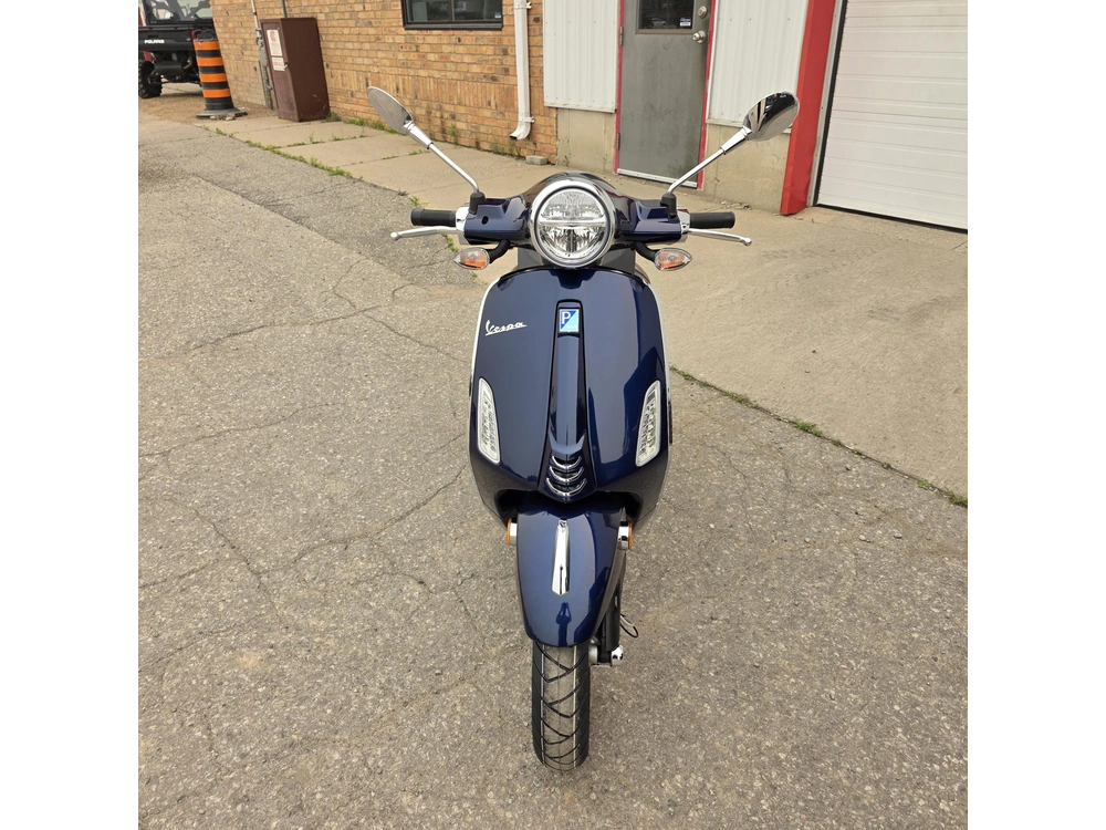 2026 Vespa Primavera 150 alt